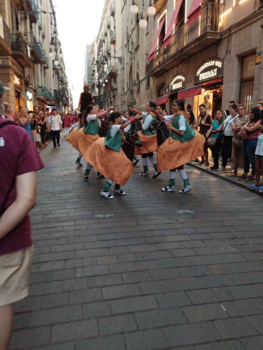 EsbartCatala's tweet photo. Cavallets petits i Cavallets Cotoners a la Cavalcada de la Mercè! https://t.co/fHqHkwUrXu