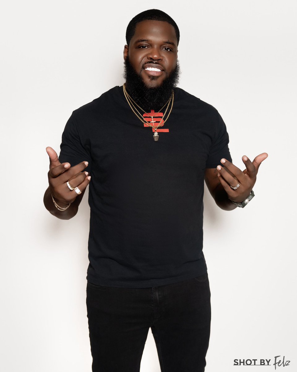 SL__Senpai's tweet photo. Feeling like the gingerbread man…im having one hell of a run
.
📸 @jfelz
.
#SlavyLogic #Explore #Smile #ShopSL #PhotoShoot #Trending #Black #SL #Waves
#WaveCheck #MillionDollarSmile https://t.co/mkby2kNNsn
