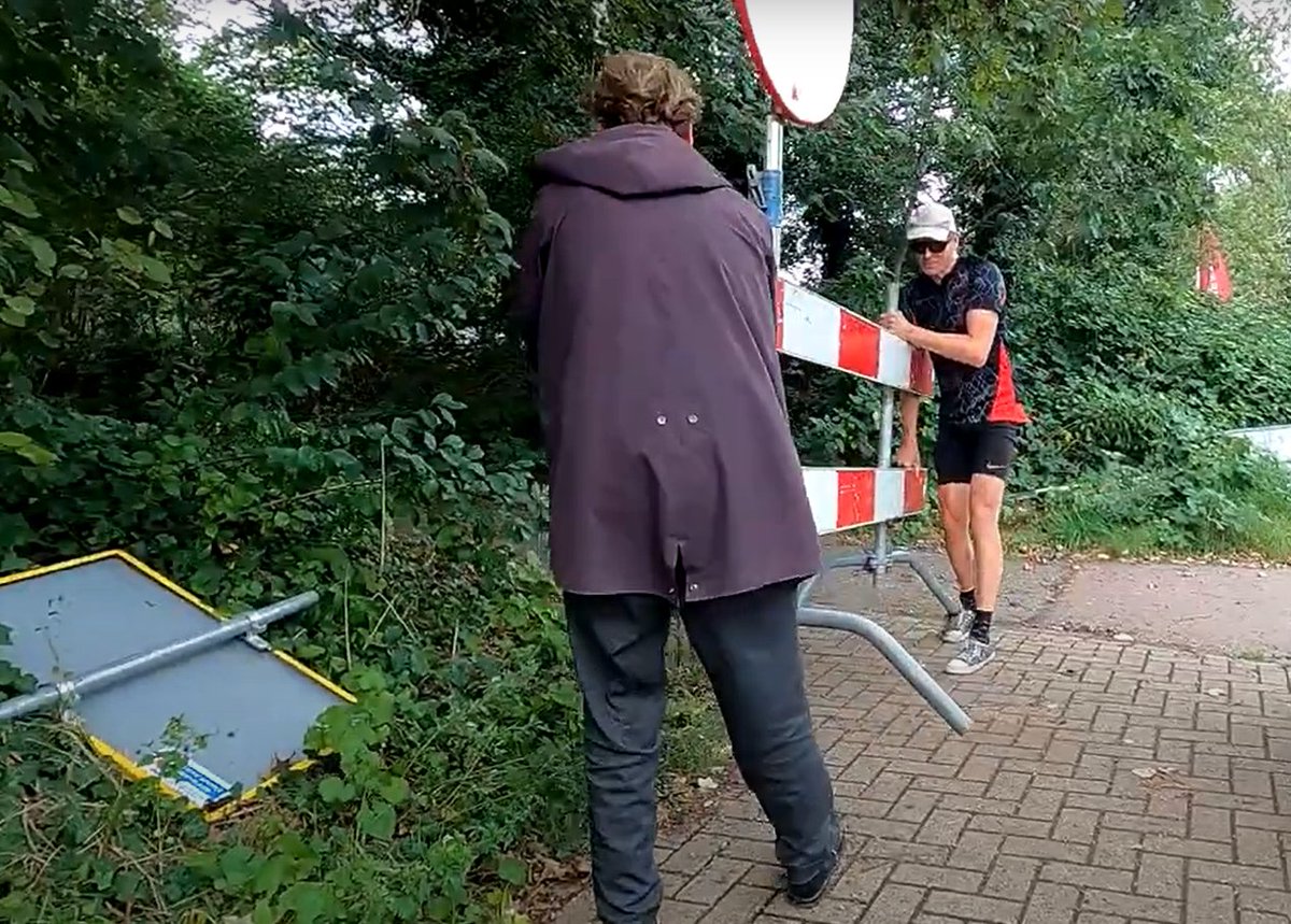 Utrechts FietsOverleg - UFO (@utrfietsoverleg) on Twitter photo Als onderdeel van de <a href="/MobWeekUtrecht/">Mobiliteitsweek Utrecht</a>-fietstocht hebben we vrijdag de doorfietsroute Utrecht - Amersfoort geopend. Als onderdeel van de <a href="/MobWeekUtrecht/">Mobiliteitsweek Utrecht</a>-fietstocht hebben we vrijdag de doorfietsroute Utrecht - Amersfoort geopend.