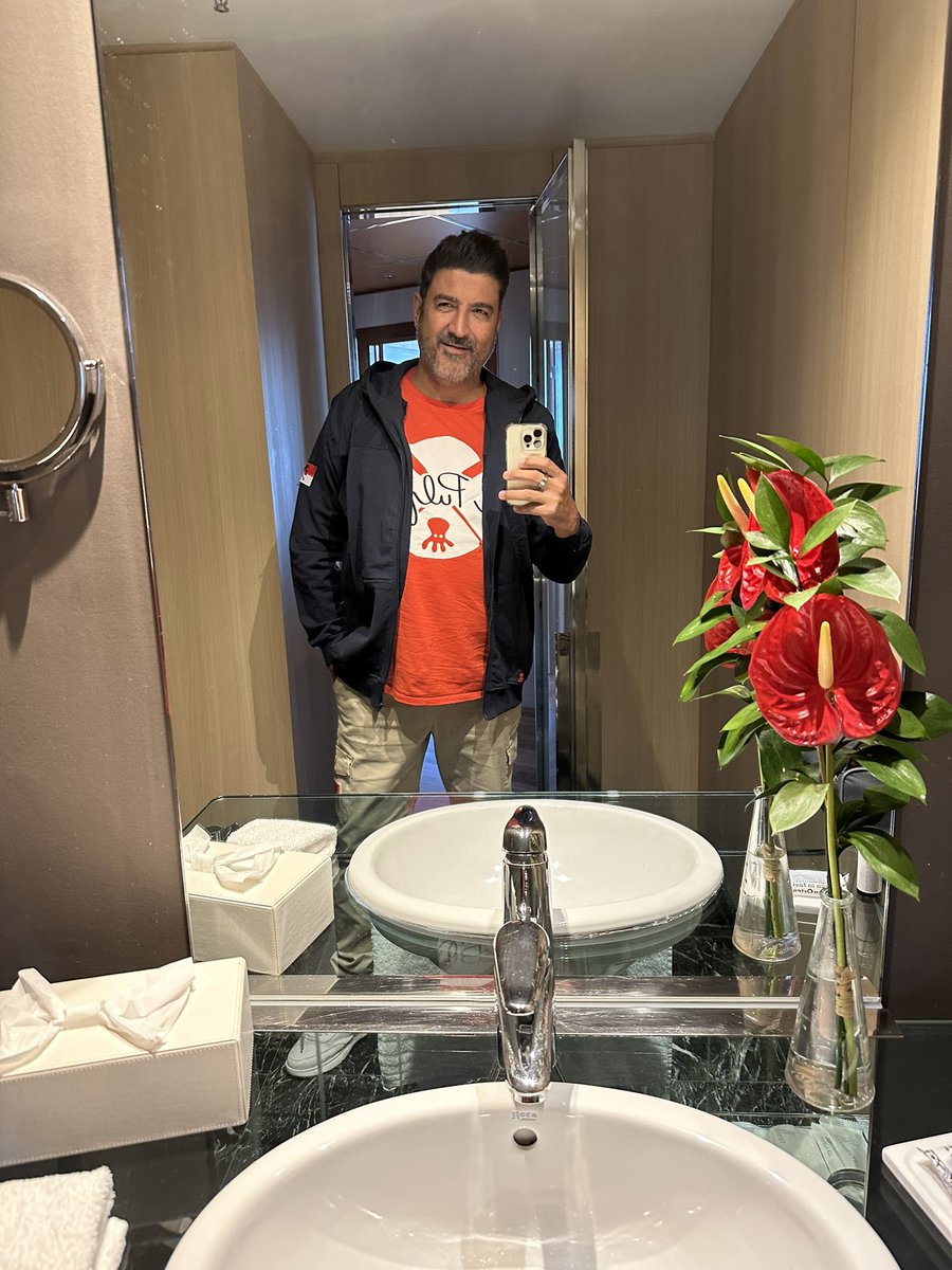 Listo para #Los40MalagaPop 
Gracias por el outfit #ElPulpo <a href="/MartinelliShoes/">Martinelli</a> <a href="/PrTerritory/">PR.territory</a>