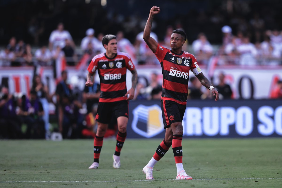 BrasileiraoPlay's tweet photo. 🔛 𝗖𝗢𝗠𝗘𝗡𝗭𝗢́ 𝗘𝗟 𝗦𝗘𝗚𝗨𝗡𝗗𝗢 𝗧𝗜𝗘𝗠𝗣𝗢 🏆🇧🇷

São Paulo 1⃣🆚1⃣ Flamengo

#SPFCxFLA I #FinalDaCopaBR https://t.co/0WsEUQCNb5