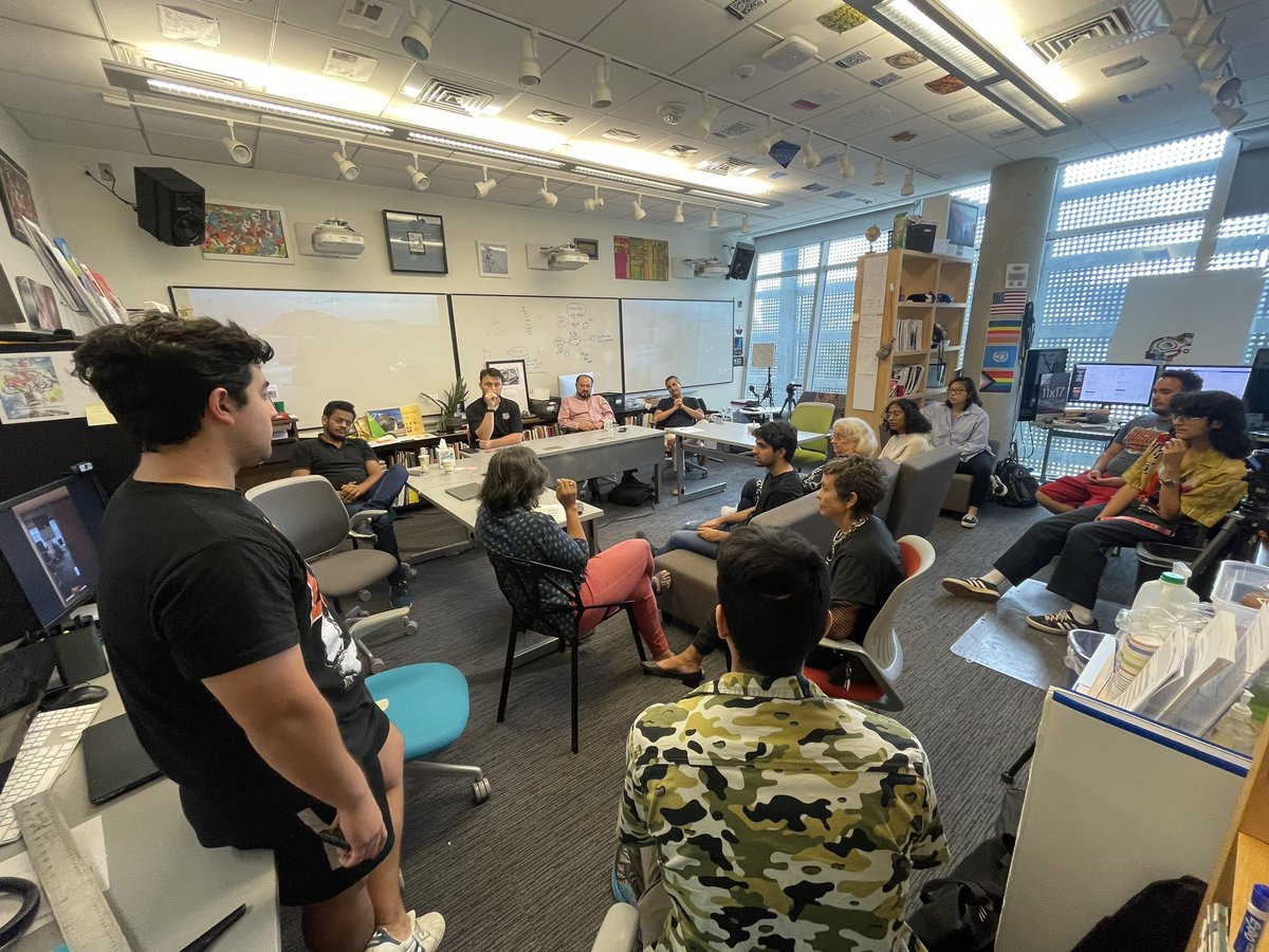 Groundbreaking insights 💡, snacks 🍪 &amp; chats 🗣 at our ArtSciLab Watering Hole. Snapshots from our recent session. Join us every Friday! 🗓 

#FridayConversations #UTDallas
