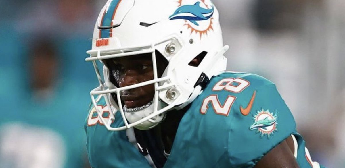 De’Von Achane just put the world on NOTICE with his monster game against the Broncos:

• 18 carries
• 203 rushing yards (led team)
• 2 rushing TD’s
• 30 receiving yards
• 2 receiving TD’s (led team)

Five RB’s were taken ahead of Achane at the NFL Draft and now he has more