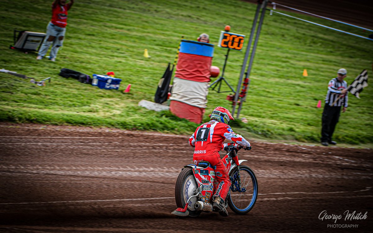 georgem10000's tweet photo. Chris Harris, what a season. What a rider!
@BomberHarris37 https://t.co/FezLIueGDJ
