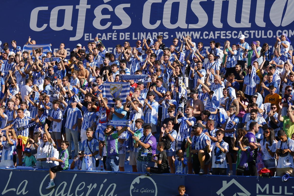 MalagaCF's tweet photo. No hay calificativos. Sois increíbles.

Buen viaje de vuelta a todos los malaguistas desplazados a Linares 💙 https://t.co/EGlSiYgWHH