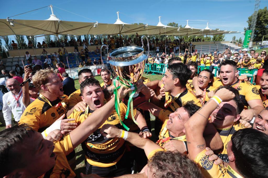 🏆¡¡SUPERCAMPEONES!!
Gracias a todos los que lo habéis hecho posible. Jugadores, staff, directiva, afición, patrocinadores... ¡seguimos! 🔥
💛🖤💛
#Lateconnosotros
📸 <a href="/burgosconecta/">BURGOSconecta</a>