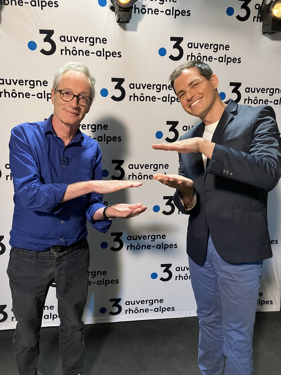 Clap de fin d'une semaine de "Vous êtes formidables" avant d'en ouvrir une nouvelle ce lundi 25 septembre à 10h30 ! 

Merci à tous les invités de la semaine pour leur générosité notamment au réalisateur Claude Mouriéras ! 
#francetv #France3