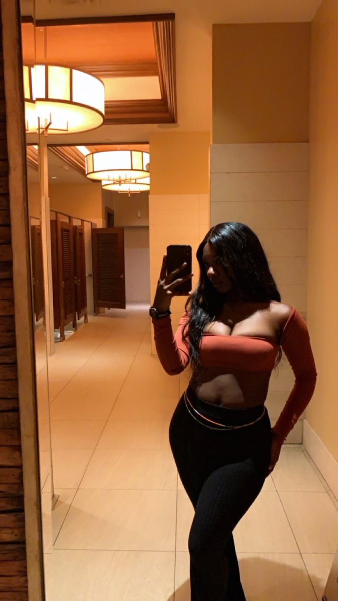 phatdamodel's tweet photo. drunk selfies ❤️‍🔥 https://t.co/YKsOc9Uhiw