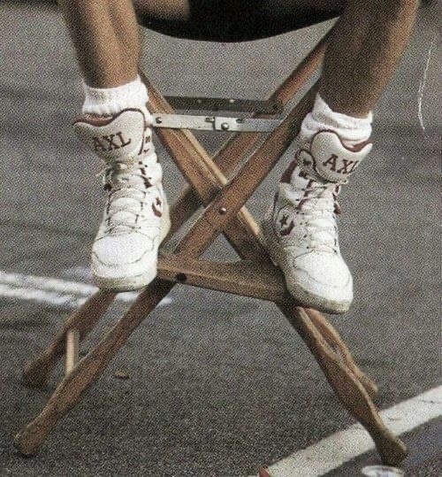 💭 (@axlrosethink) on Twitter photo 