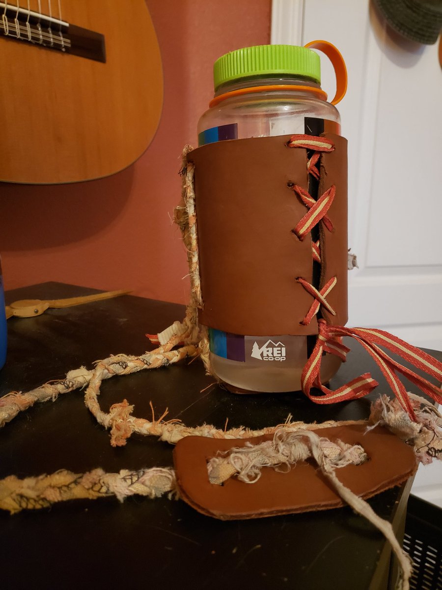mooncosplay's tweet photo. Wasteland weekend crafting has been light this year but I did make something ive been meaning to for a while, a Nalgene holster https://t.co/vU6i0p0GrW