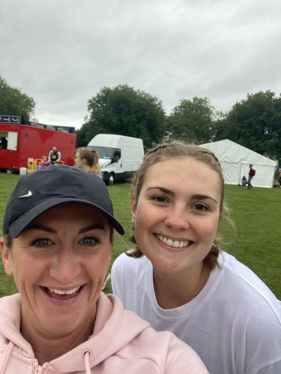 So many running the Robin Hood half marathon today from <a href="/NUH_ACU/">NUH ACU</a> today for <a href="/NUHCharity/">Nottingham Hospitals Charity</a> well done <a href="/SpringthorpeEve/">Eve Springthorpe</a>  and Seamus proud of you. Lots from <a href="/NUHMedicine/">NUH Medicine</a> today and even bumped into <a href="/Andy_Aiston/">Andy Aiston</a> . Enjoyable run with the new timers today 👌🏻 did so well