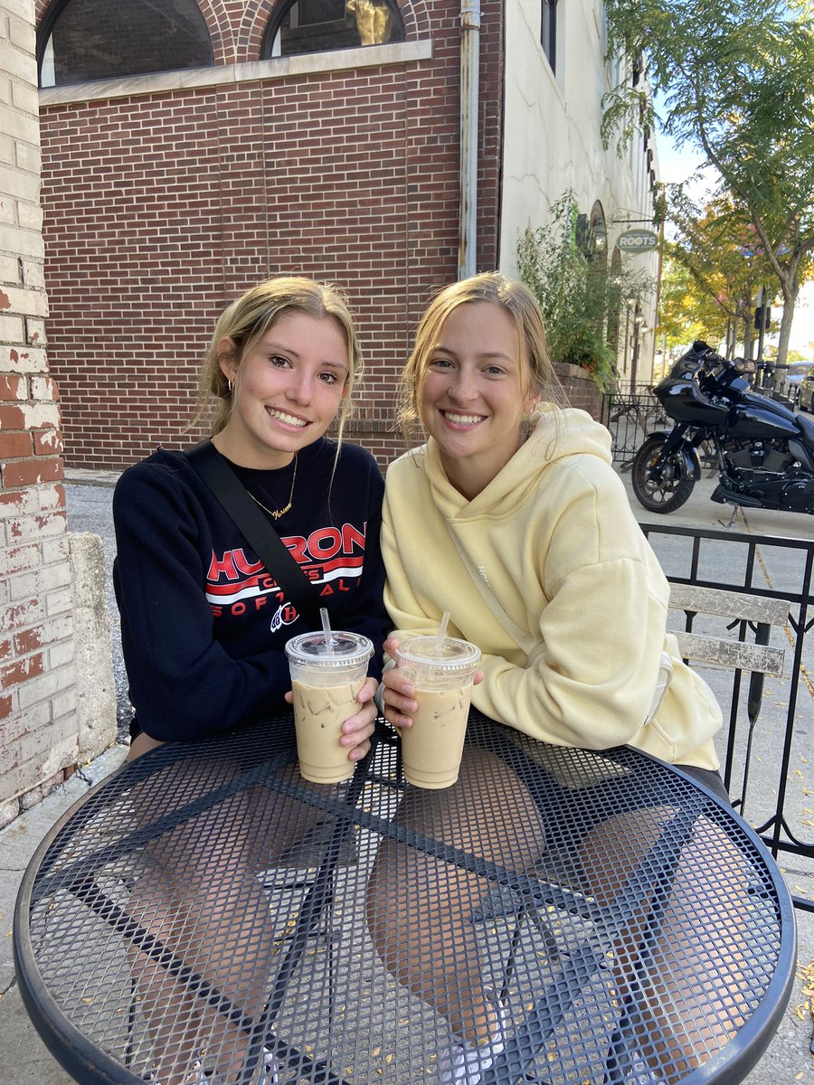 marissaj2024's tweet photo. Thank you @MeagganP and @laneyj40  for having me out this weekend for my Official Visit. I couldn’t have had a better time. Thank you Sena for allowing me to stay with you! I couldn’t be more excited for the next 4 years. Go Beacons @ValpoSoftball https://t.co/Y9VwYqM6Tm