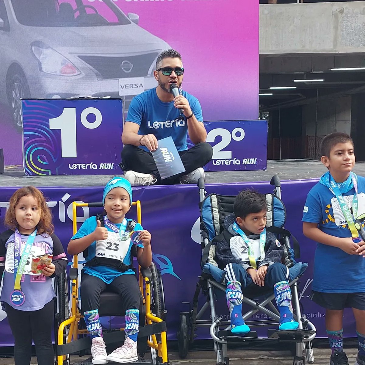 ChobetoSalguero's tweet photo. Host 👉🏻🎤 😎 Lotería RUN / @loteriasv @Running4Help 🏃🏻‍♀️🏃🏻‍♂️ 🇸🇻

#host #carrera #run #runners #running #running4help #chobeto #chobetosalguero #turnodechobeto #elsalvador #radiodj #dj #radio #radiolife #locutor #animador #microphone #picture #pictureoftheday #photooftheday https://t.co/tY6n9VppHP