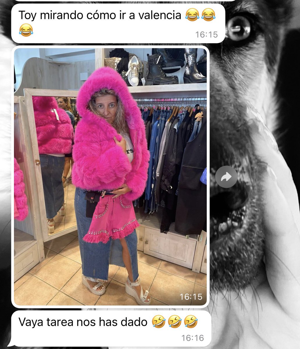 Aitanax's tweet photo. mi tía https://t.co/jdIZyiykBT