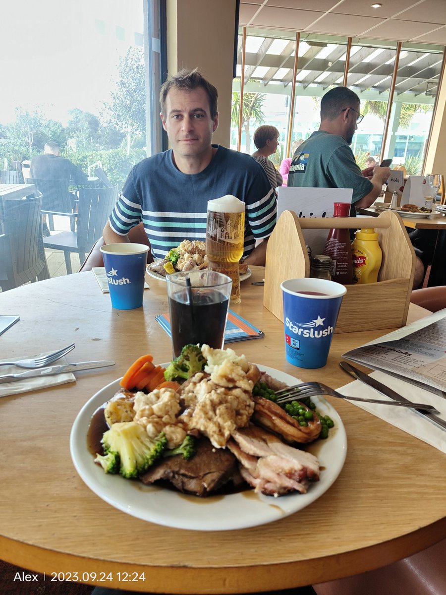 Winging_It_97's tweet photo. Day 3 - Mini Golf, roast dinner, swimming(!), more bike rides, seasides and rabbits! 🥰
So sad it's our last night, but it's been the best anniversary, here's to many more years with you 🐝💘
@theoriginalbeez ❤️ https://t.co/TX4qXMqMmP