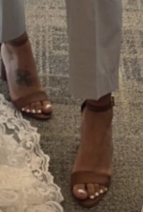 cue32111's tweet photo. I know I’ve been MIA, went out of town for a while.. in the meantime here is why my feet are still aching 2 days later … #latinafeet #whitetoes #heels https://t.co/lAv1Hjosca