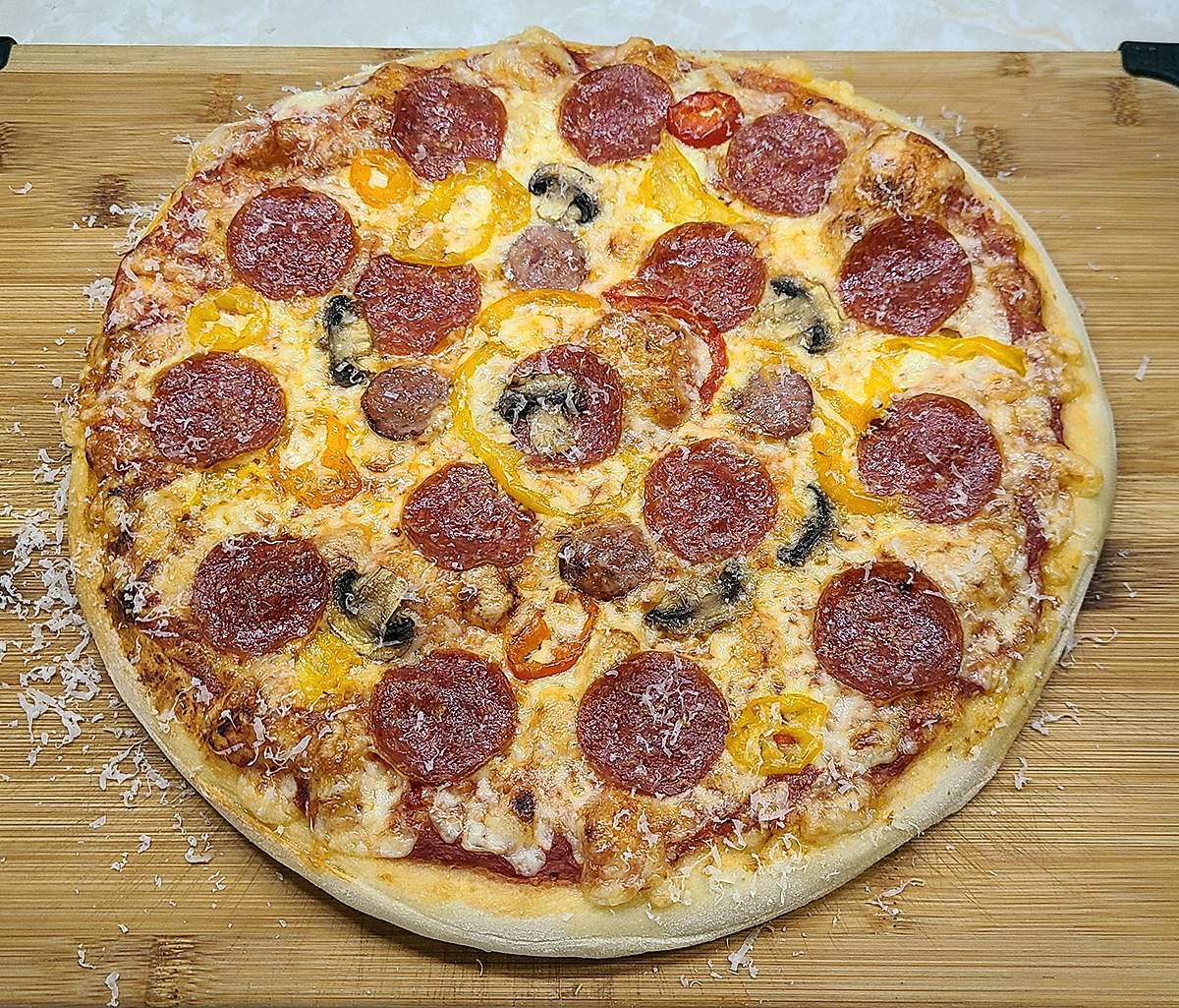 bastardrub's tweet photo. 🍕Pie of the day - Toaster Oven Pizza - RTFO!!!🤘
Pepperoni, Oktoberfest Sausage, Mushrooms, Hot Banana Peppers, Grana Padano & Mozz
#homemadepizza #cgbs #pizzatopia #stonercooking #drunkcooking
#pizza #toasterovenpizza
Mushrooms for Elbow Boy, BITCHES!!! Woooooo!!🤘 https://t.co/uRWNoQ8REK