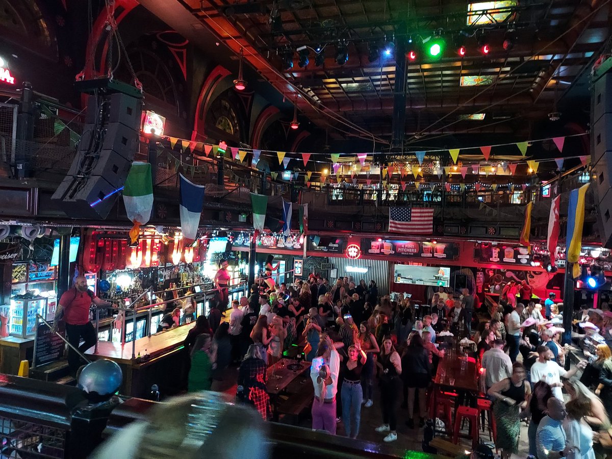 Sha2210's tweet image. Nice to have a weekend away. Even nicer to be back in my own bed!! #HenWeekend