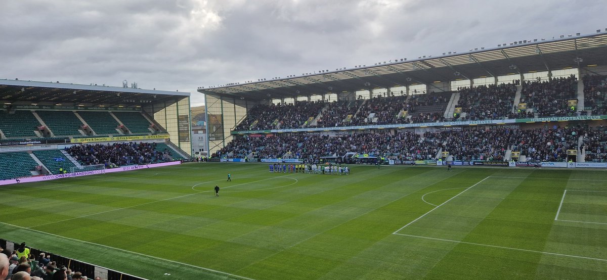 's tweet image. Hibernian v St Johnston , 2:0 . Ponad 16 tys ludzi na meczu , kilka setek (ciężko policzyć) przyjezdnych z Perth . 🏴󠁧󠁢󠁳󠁣󠁴󠁿🇵🇱💚 #Hibs #Hibernian #EasterRoad
