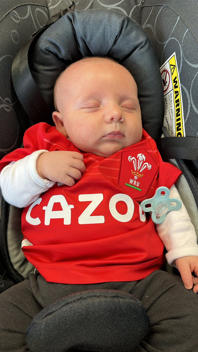cookyo1980's tweet photo. @WRU_Community  wales win and my son christened what a day @PenderynWhisky #icon11 @BBCWalesNews @AberdareOnline https://t.co/0ZE66Att4N