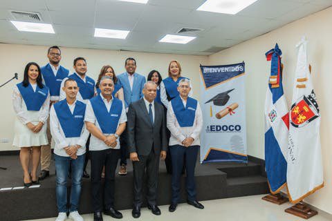 elnuevodiariord's tweet photo. 🎤¡Oratoria y protocolo de eventos!👏

La Escuela Dominicana de Comunicación Oral (#Edoco), celebró la culminación exitosa de su diplomado en oratoria y protocolo de eventos, dirigido a regidores y funcionarios de la @AlcaldiaDN.

#ElNuevoDiarioRD https://t.co/hyFb6GNIyZ