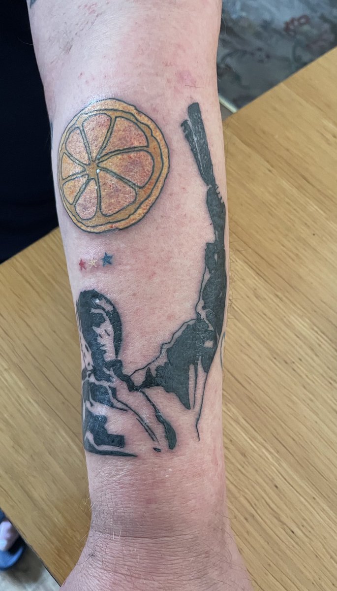 Got another king brown tattoo buzzing #babbayoung#darrencowie