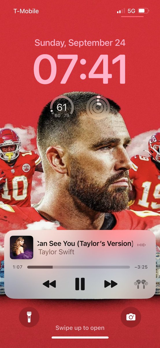 RonnJ1979's tweet photo. I feel like I made this happen. @taylorswift13 @tkelce #taylorswift #ChiefsKingdom https://t.co/j3VxHxiLjZ