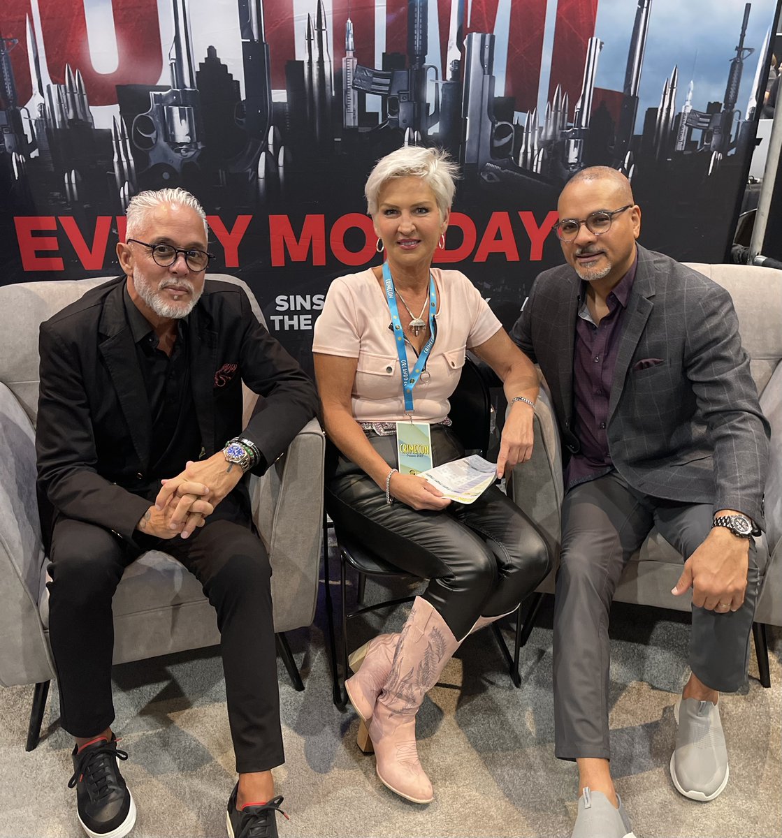 swopbehindbars's tweet image. The #ATLHomicide detectives from @tvonetv came to @crimecon and were very intrigued to hear about #December17 International Day to End Violence Against #SexWorkers. Follow them and them know we have the pieces to the puzzles!