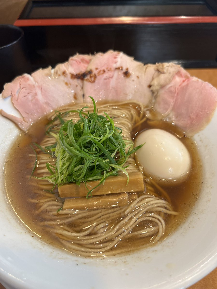 sumifuji4's tweet photo. 中華そば 麓Fumoto
中華そばと半チャーハン。
(チャーハンはつい��っついたあとの姿)
麺の硬さ絶妙！汁のあっさり感とコク！アンド、チャーハンが私史上ザ・チャーハンなまいう！ほんと大満足だったのです。#ラーメン #中華そば #チャーハン #枚方市 https://t.co/HSSubxTqTS