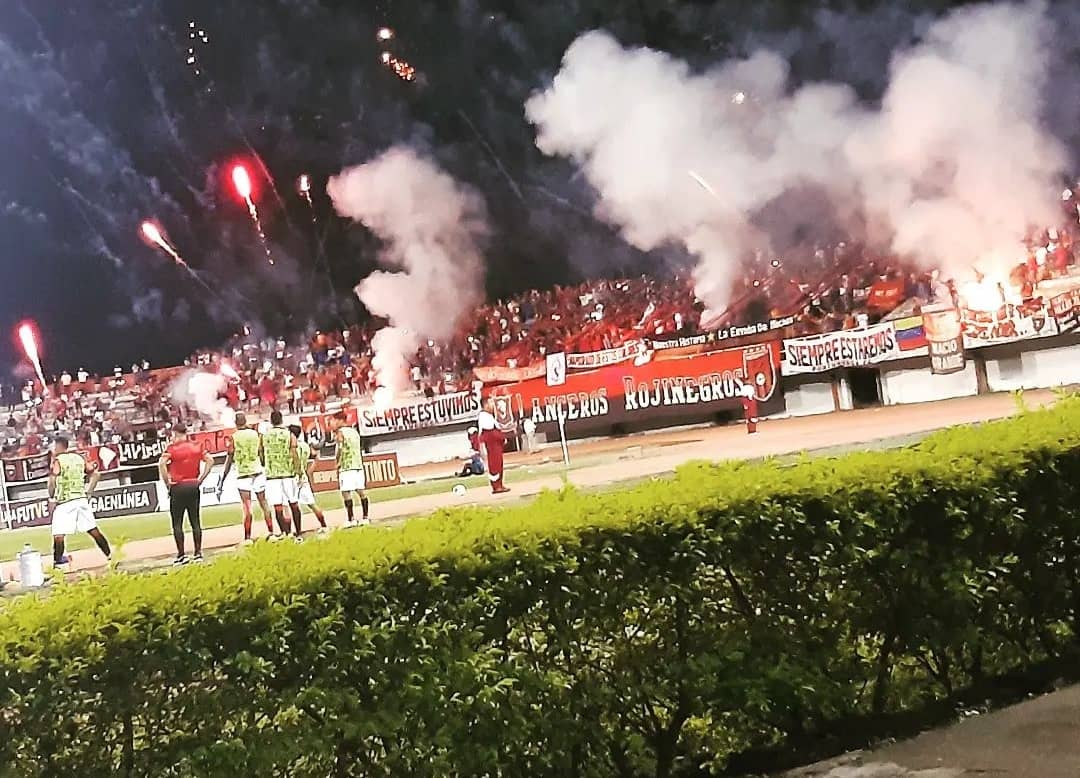 JLcrn's tweet photo. No hay Manicomio para tanta locura Solo #LCRN❤🇦🇴🖤 https://t.co/iOyQNjwsyr