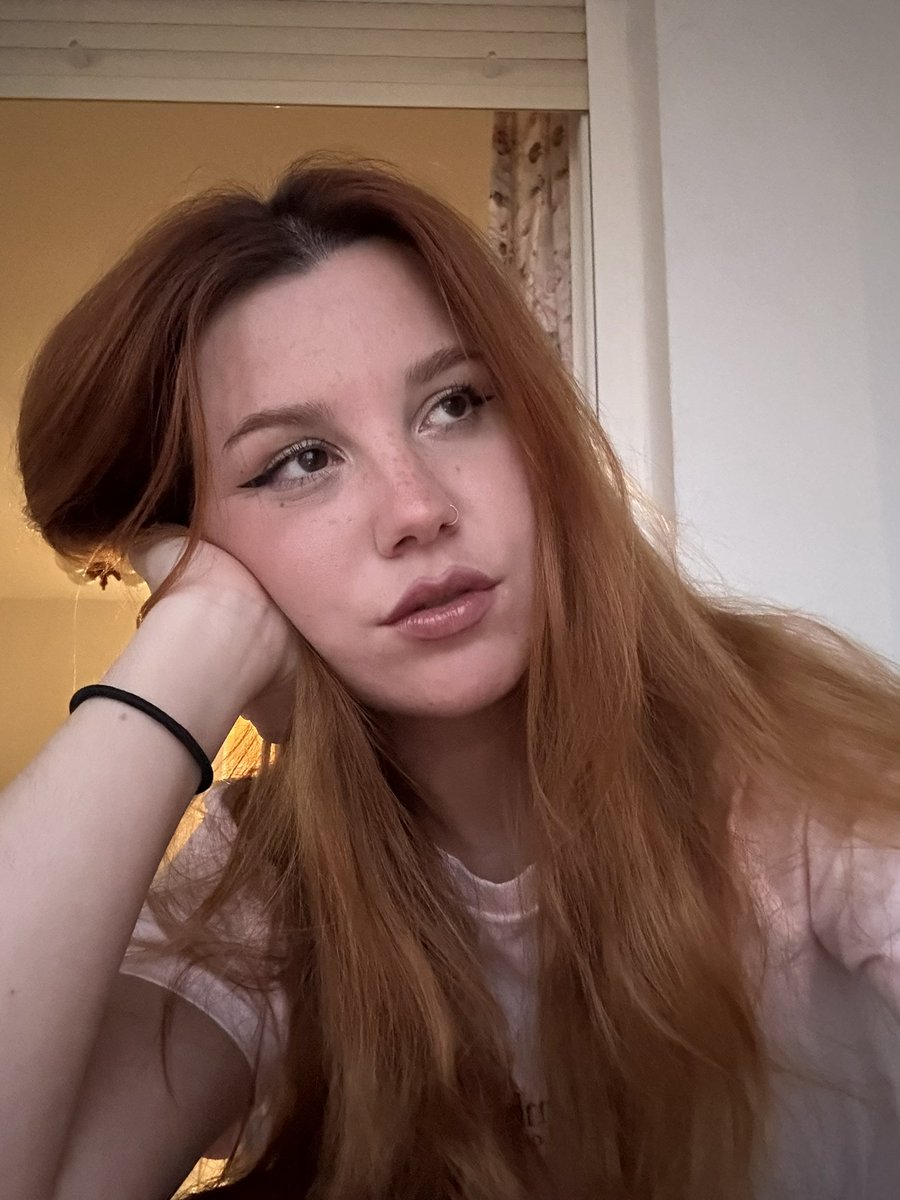 auxi tweet media
