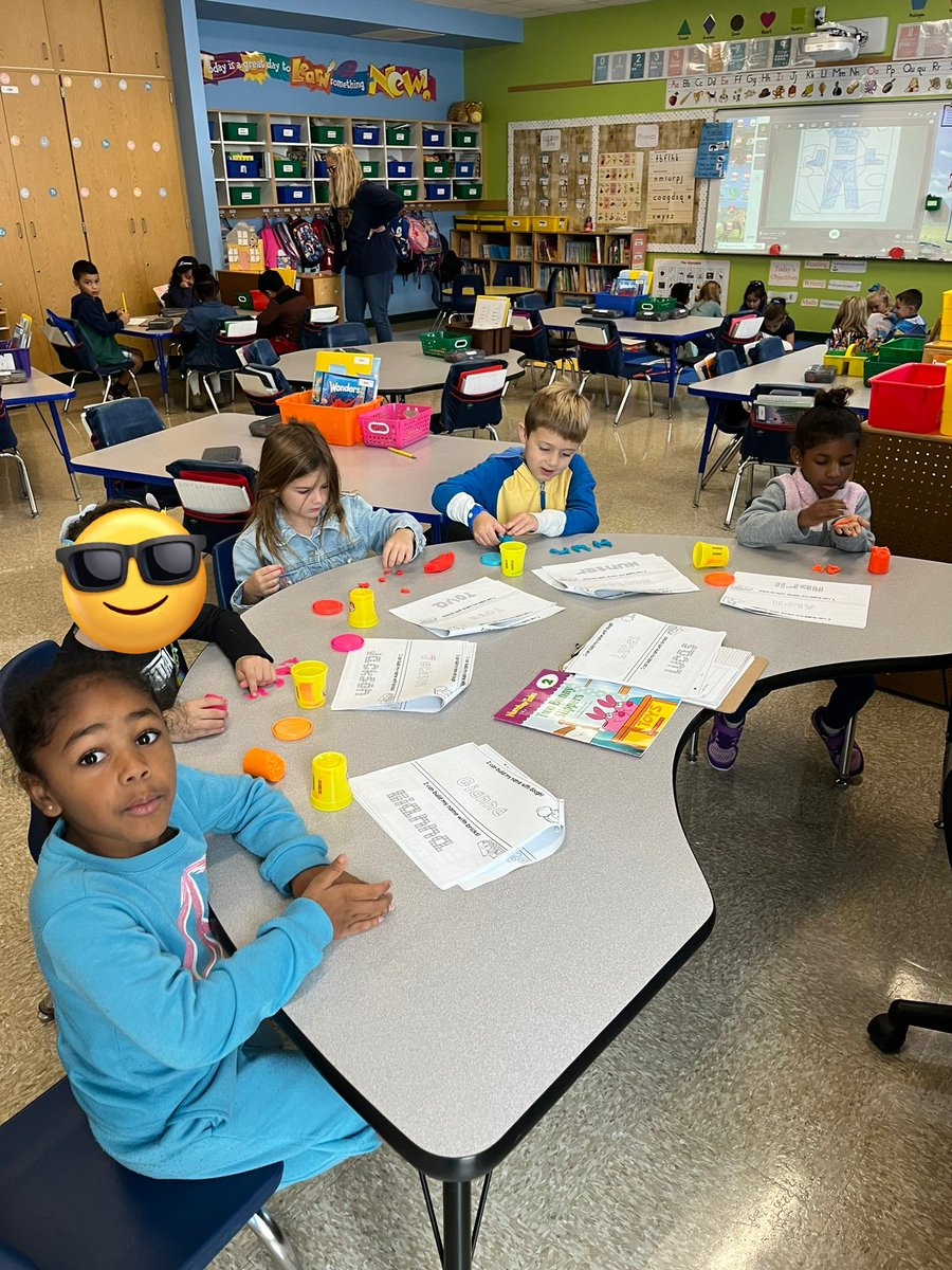 Mrs. Amanda Toth tweet media