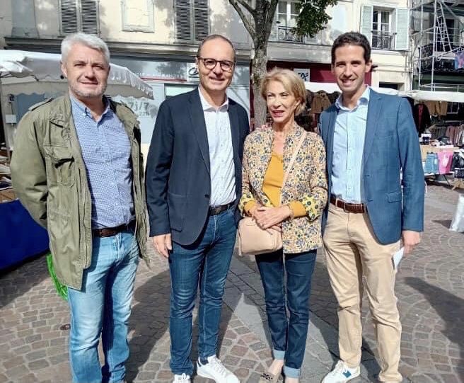 pierregomez92's tweet photo. Encore un week-end de rentrée exceptionnel : 
. Journée des commerçants          
. Nombreux repas de rues 
. Exceptionnelle comédie musicale au TAM 
Vivement le week-end prochain 😀 https://t.co/Ajhj8FwG43