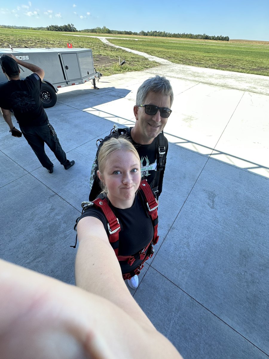 me and dave jumped out of a plane today😜😜😜