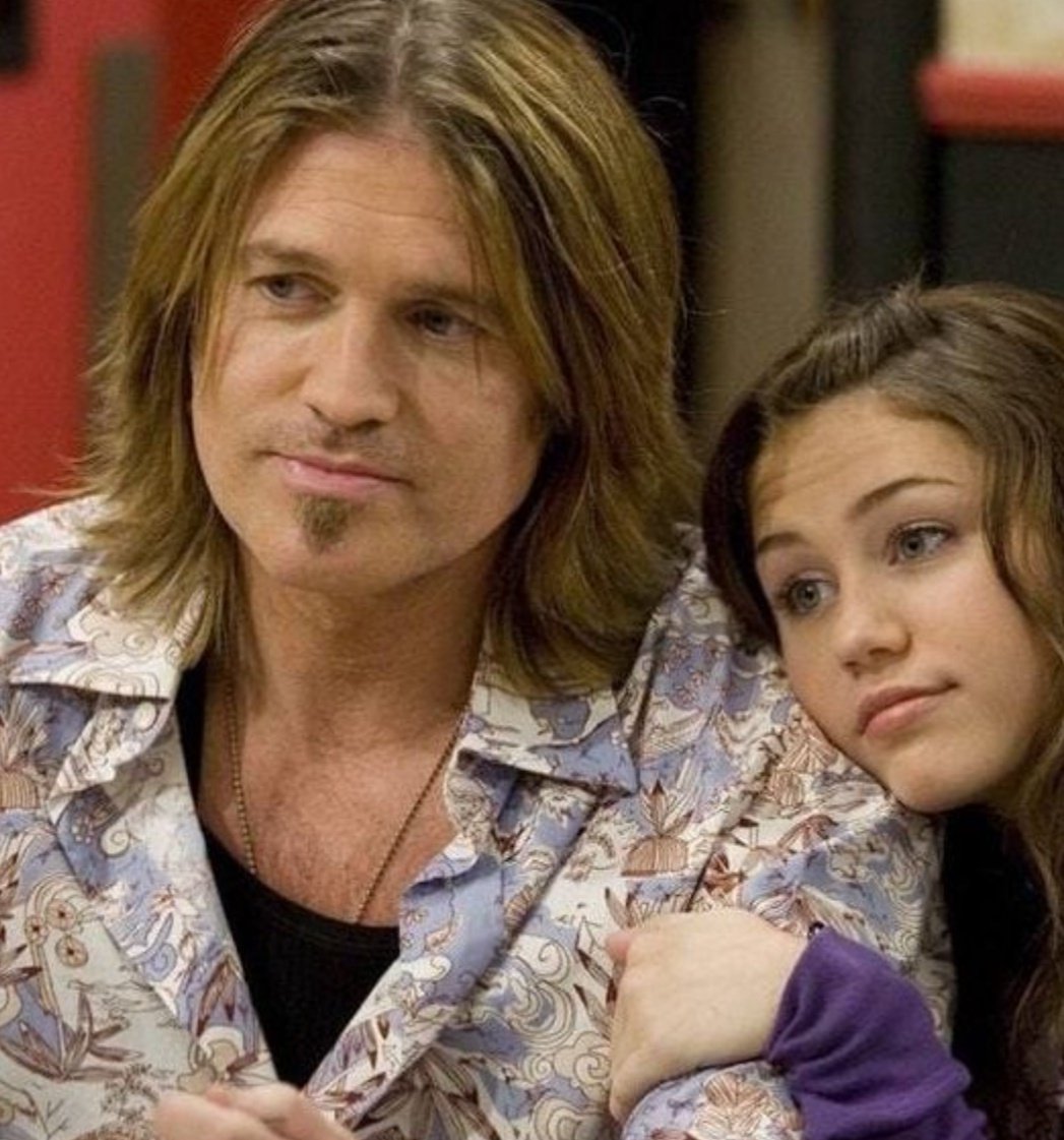 gajo_atoa's tweet photo. Estou a curtir bué destes novos EP de Hanna Montana 🤧 #bbtvi https://t.co/tjvOX1TSgO