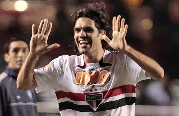 QGdoInter's tweet photo. 🆕 Quase 15 anos depois, o clube dos Campeões de Tudo tem um novo membro. 

Bem-vindo, São Paulo! 🇦🇹🤝🇾🇪

Libertadores, Sula, Brasileirão, Copa do Brasil e Mundial? 

Somente Inter e São Paulo. 🤙 https://t.co/gPKP1kxUfP