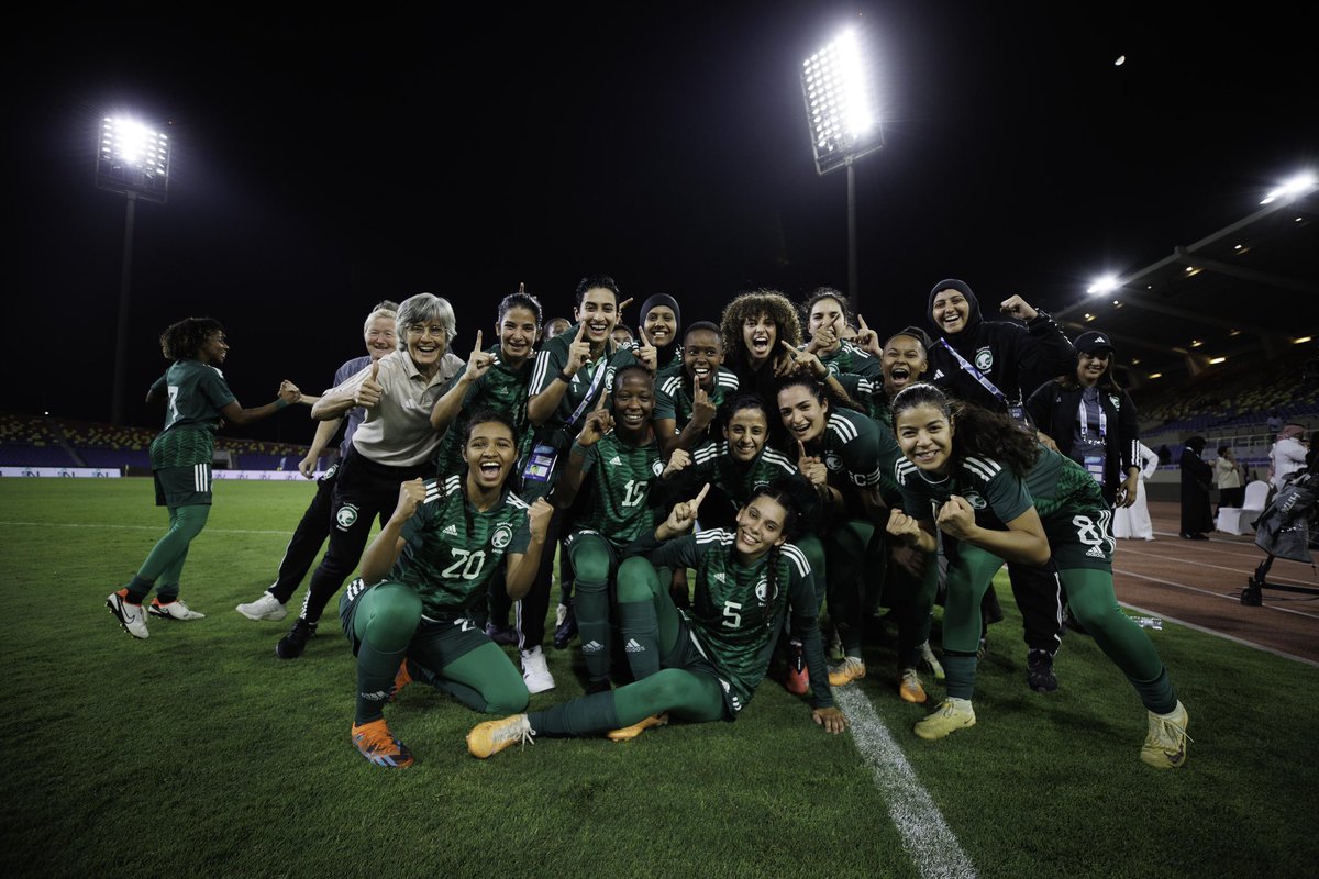 Saudi2026Bid's tweet photo. رحلة الحفاظ على اللقب مستمرة 🤩

المنتخب السعودي إلى نصف نهائي #البطولة_الدولية_الودية_للسيدات 🇸🇦🏆 

#السعودية_2026 | #معًا_لأجل_آسيا | @saff_wfd https://t.co/YMu9cekqJx