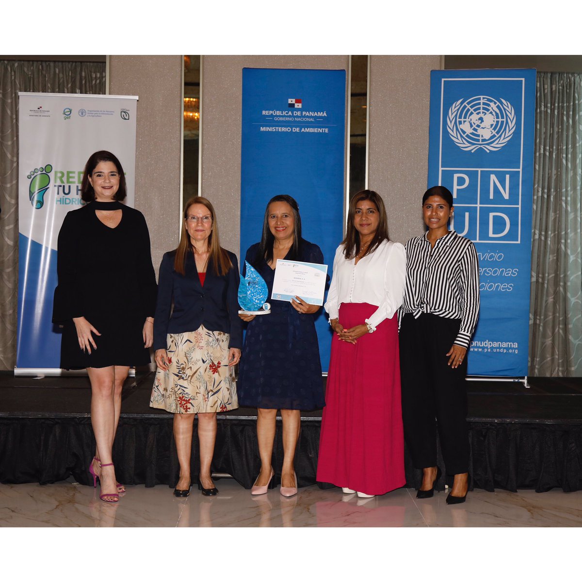 bioideaspanama's tweet photo. BIOIDEAS en el programa reduce tu huella corporativa - hídrico, realizando cuantificación y estrategias de adaptación hacia la sostenibilidad.

#bioideas #adaptacion #resiliencia #desarrollosostenible #miambiente #recursohidrico https://t.co/fH9eC1oLmd