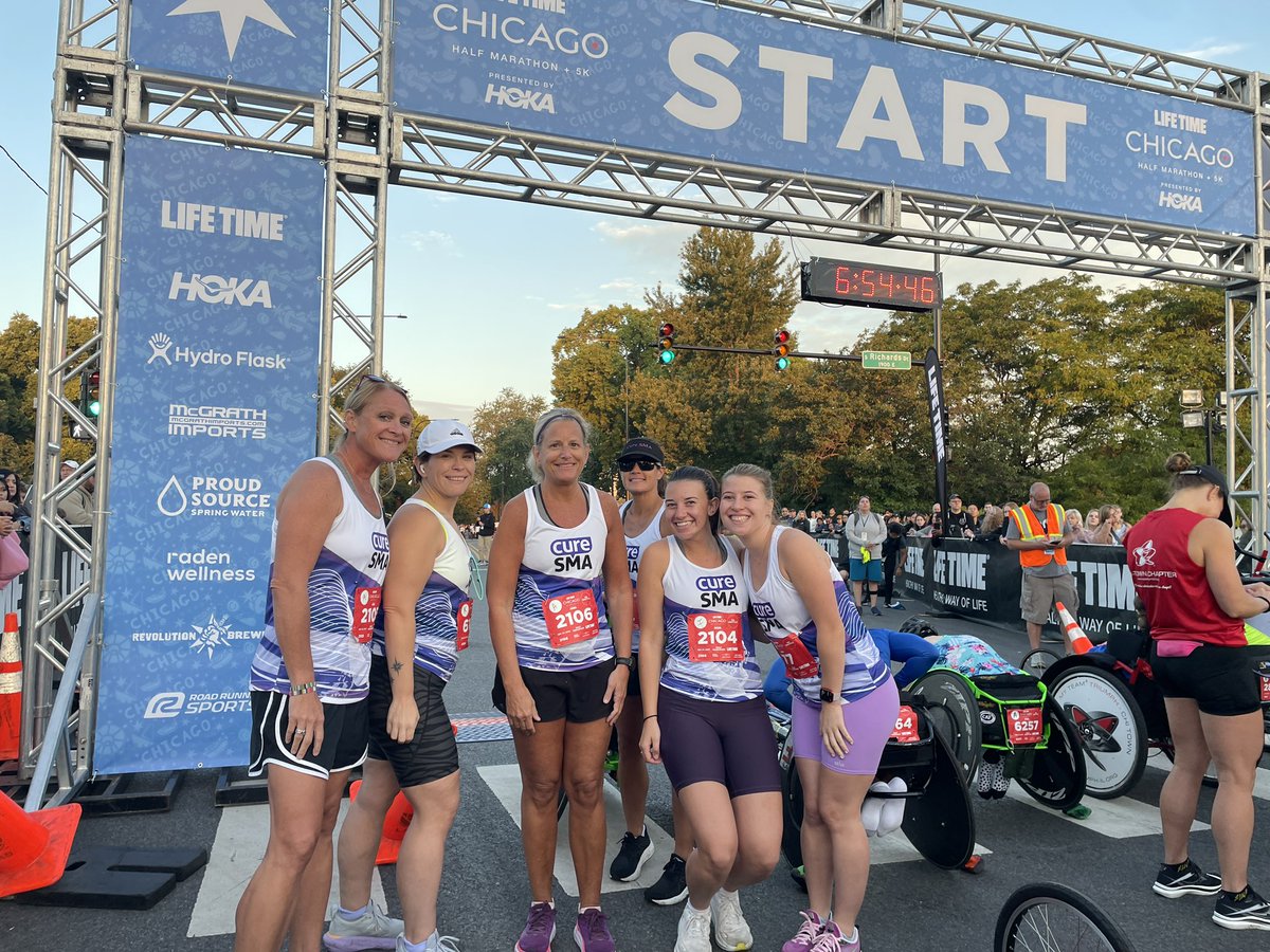 DuffyLens's tweet photo. Been a long time since these two sported matching uniforms! Happy Half Marathons ladies and congrats on your PR’s! @DGSCC #onceamustang #xcalumni https://t.co/xXUlymPOAR