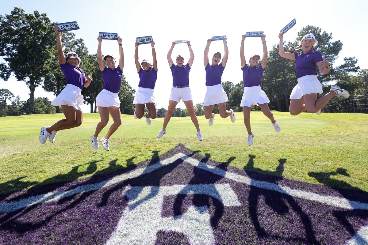 GREAT turnout by our fans at the Lady Paladin Invitational! Congratulations to @FurmanWGolf and @acmorgan11 on claiming both team and individual titles!