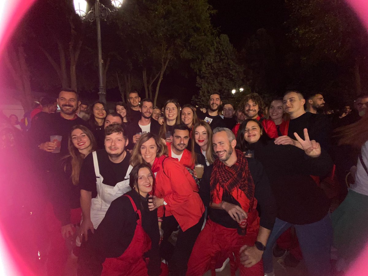 PAkelarre's tweet photo. Se acabaron las fiestas 2023, ahora empezamos la cuenta atrás para las Fiestas de 2024, en menos de un año volvemos a abrir nuestras puertas!!! 
VAMOS AKELAREEEEE!!!!! https://t.co/gWpABUrAVT