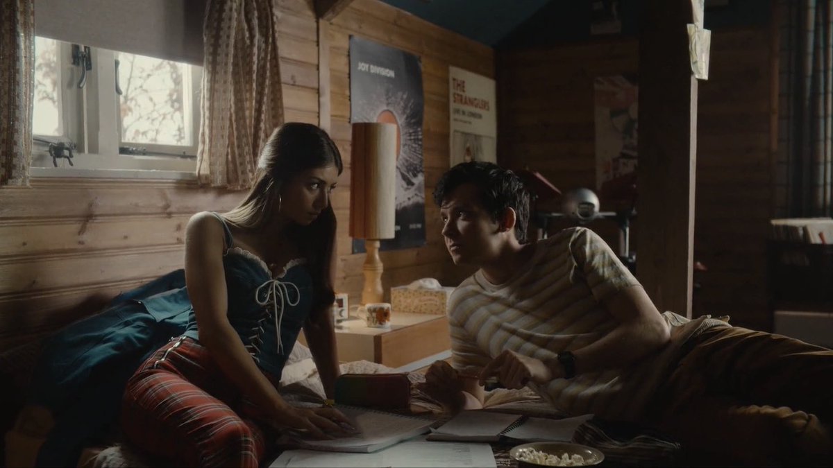 isaacheyliger1's tweet photo. this, alone, will be one of the greatest decisions the writers has ever made and the worst decision for not putting them back together in season 4  #sexeducation https://t.co/UQGw6kr9BF