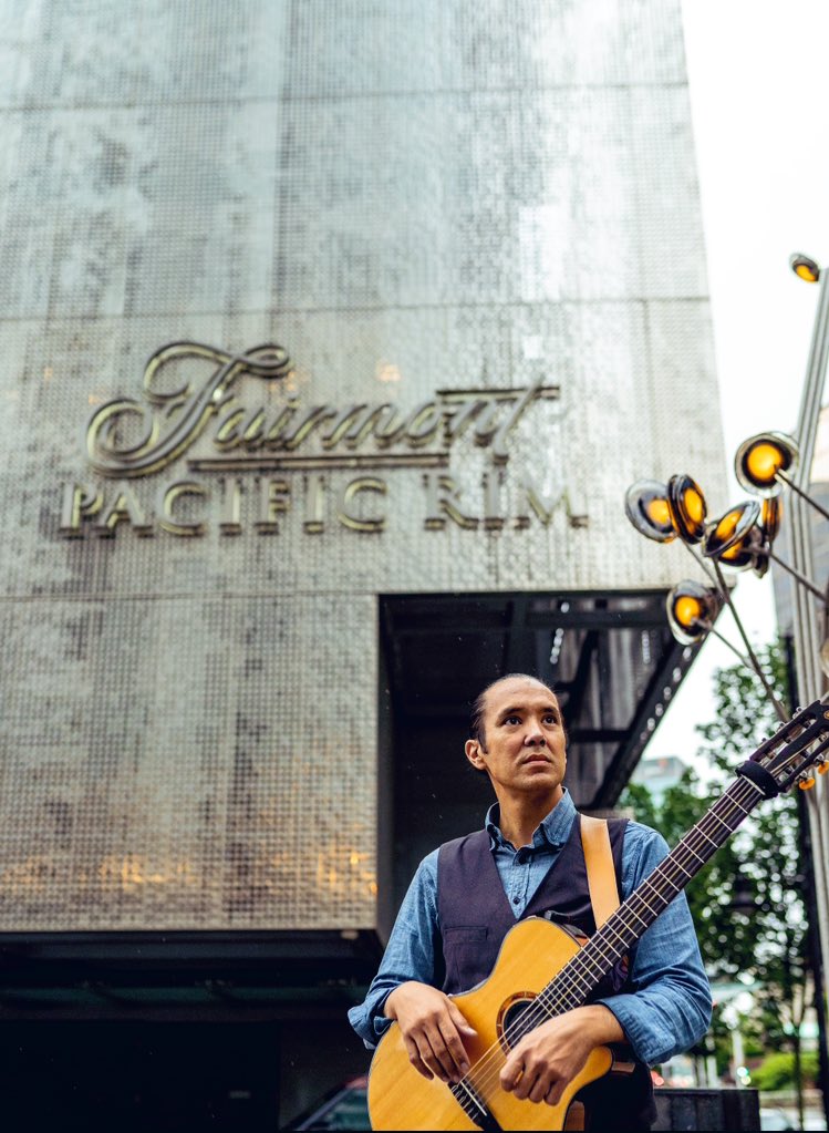 DOC604's tweet photo. I'm back @FairmontPacific #LobbyLounge this Thursday 6-11pm, #playinglive with #newtunes & #classicgrooves. #performing for @SiegelEnt and #Fairmonthotels #PacificRim. #livemusic for #SiegelEntertainment #musicianlife https://t.co/gh3iuTn7a0