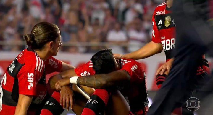 MonkProfit's tweet photo. Único jogador do Flamengo chorando dentro de campo

Voltou após uma lesão que poderia ter encerrado sua carreira, fez o gol hoje.

Sempre foi um de nós dentro de campo https://t.co/eJ1OQd5vuu