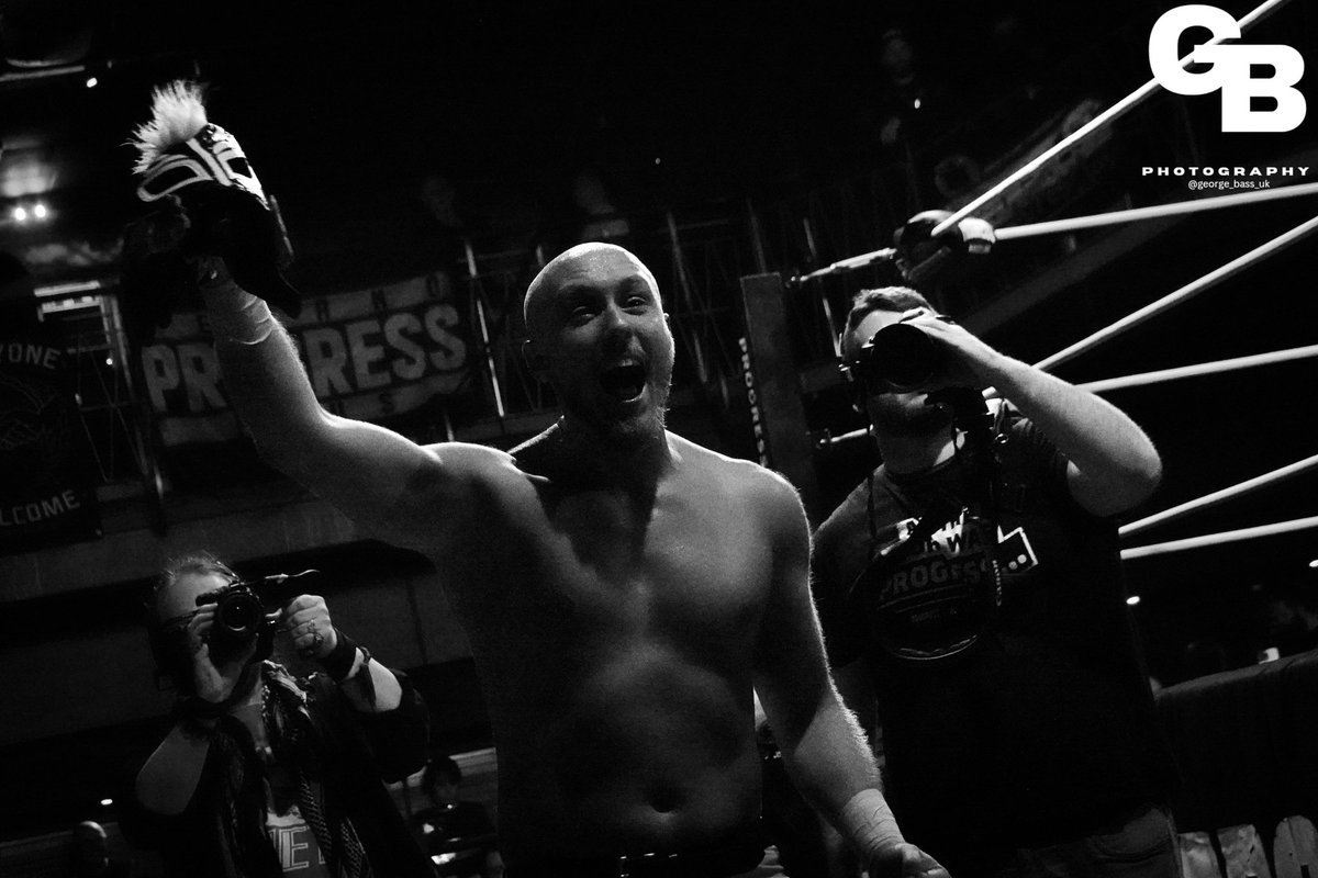 george_bass_uk's tweet image. The vulture's reign continues. He picked the bones and Lykos' mask. 

📸 @ThisIs_Progress #Chapter157 #HungryLikeTheWolf #SpikeTrivet