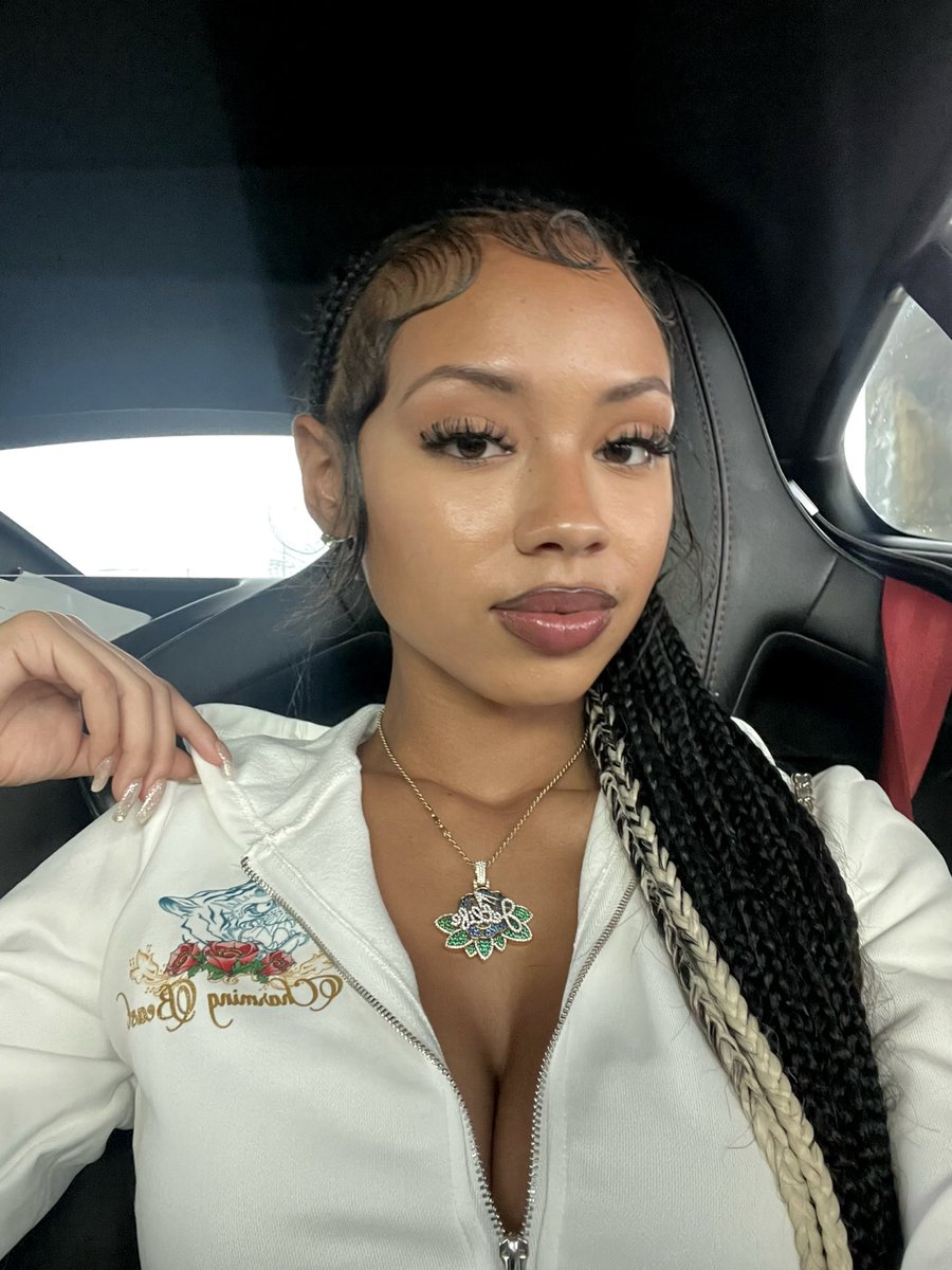 damnmiyahDGAF's tweet photo. glowing https://t.co/g2lz0avuWr