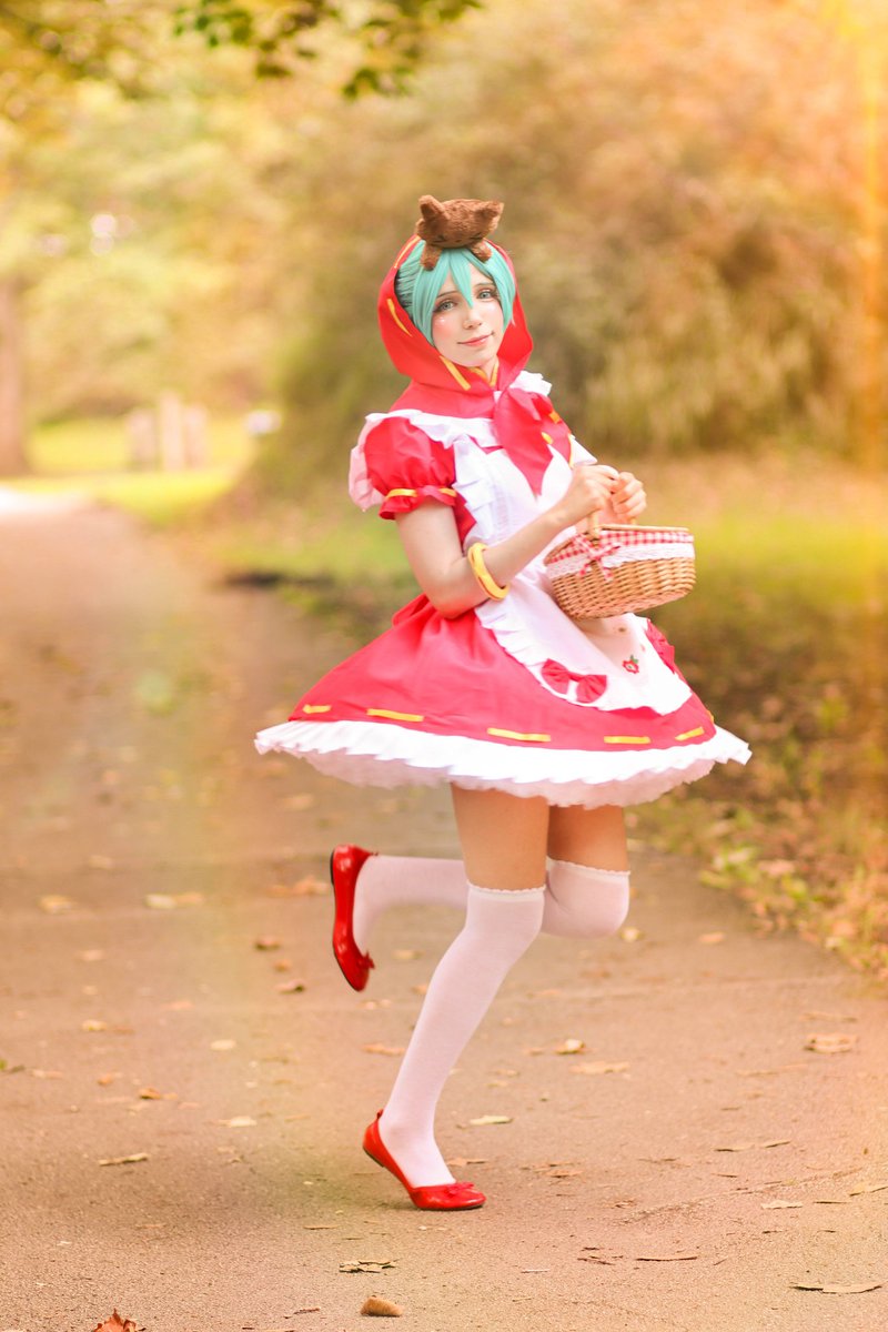FreyaStarlight's tweet photo. このコスプレを着ると「クローバークラブ」という曲を思い出します🍀

#初音ミク
#初音ミクコスプレ
#みくずきん
#コスプレイヤーさんと繋がりたい
#コスプレイヤーと繋がりたい https://t.co/sO63CWAX0w
