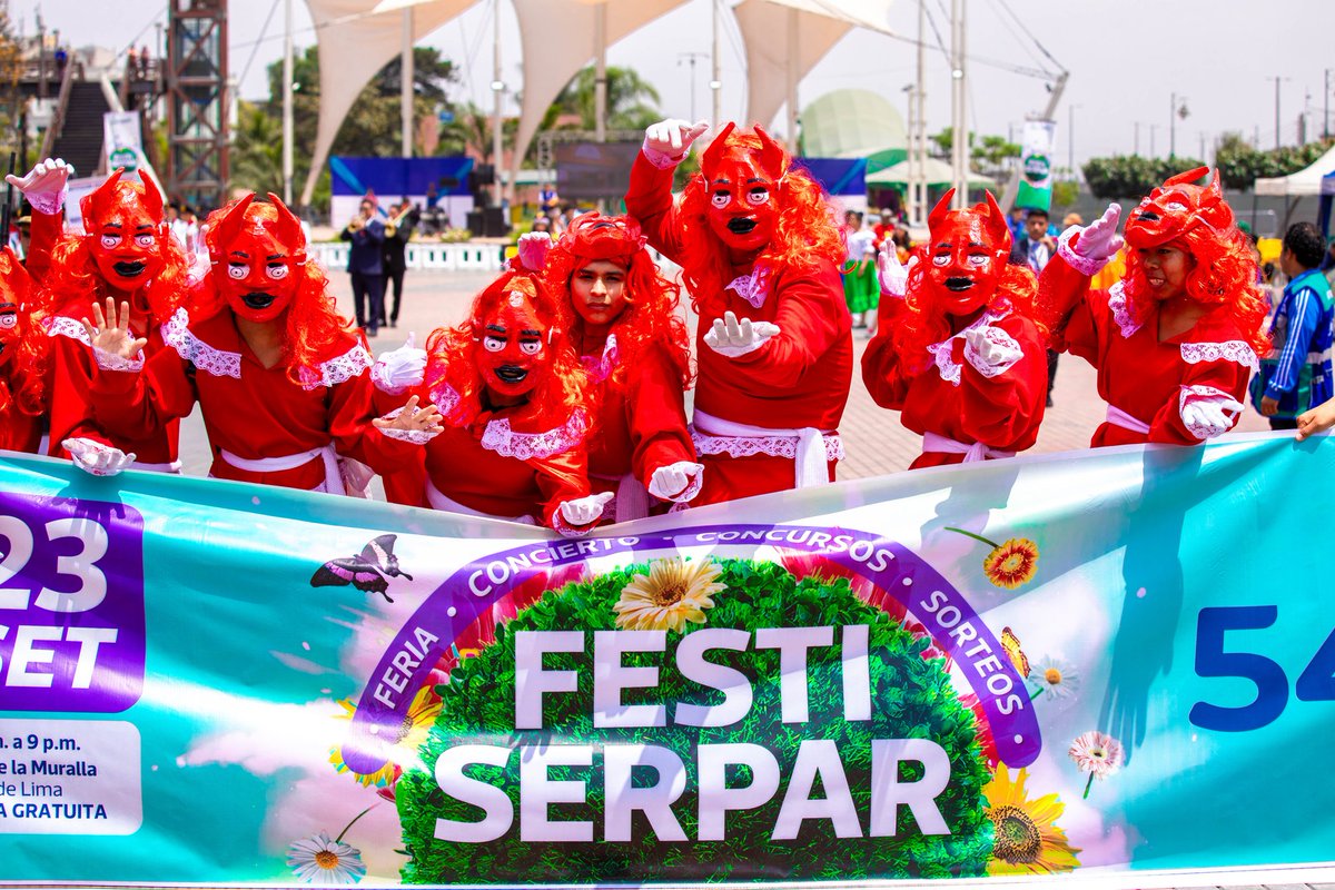limaserpar's tweet photo. 🎉¡ASÍ CELEBRAMOS EN SERPAR! 🥳Este #23set llevamos la diversión a otro nivel en el #FestiSerpar 🤩🎊
#Gastronomía, #danzas , #mariachis, #kpop,  elección de la #reinadelaprimavera, #rockenvivo y más💃🏽Te dejamos algunas de las instantáneas de esta gran fiesta🫶🏼✨ https://t.co/1K9yhBsCLI