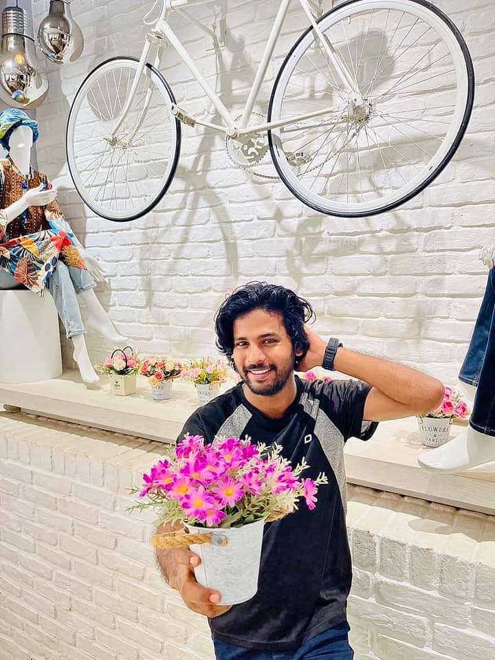 SiamShohel's tweet photo. মউলা জির ওই পুষ্পগুণে জ্বইলা মরি রাত্রি দিনে… https://t.co/BAovNKd7Sy