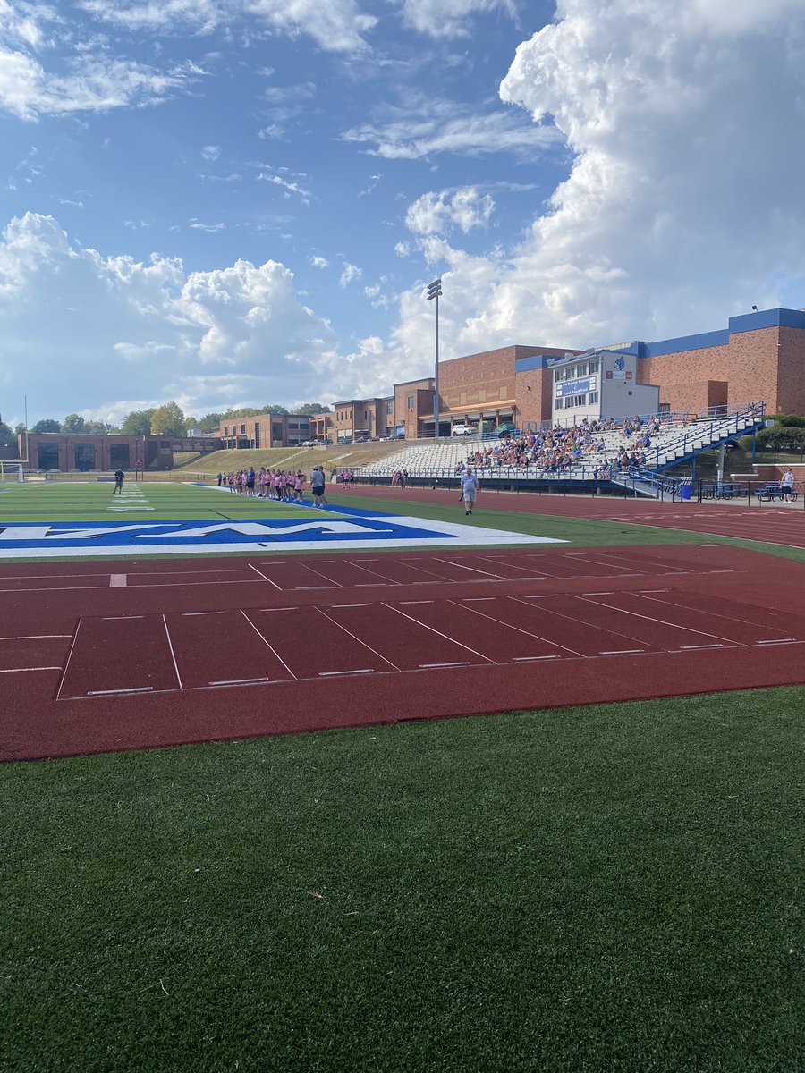 gowhsbluejays's tweet photo. Our 2023 Powderpuff Football game was a success! Senior dominated 39-13 💗 🏈 💜 #HOCO #PowderpuffFootball #BlueJayPRIDE https://t.co/WPSu6VnSub